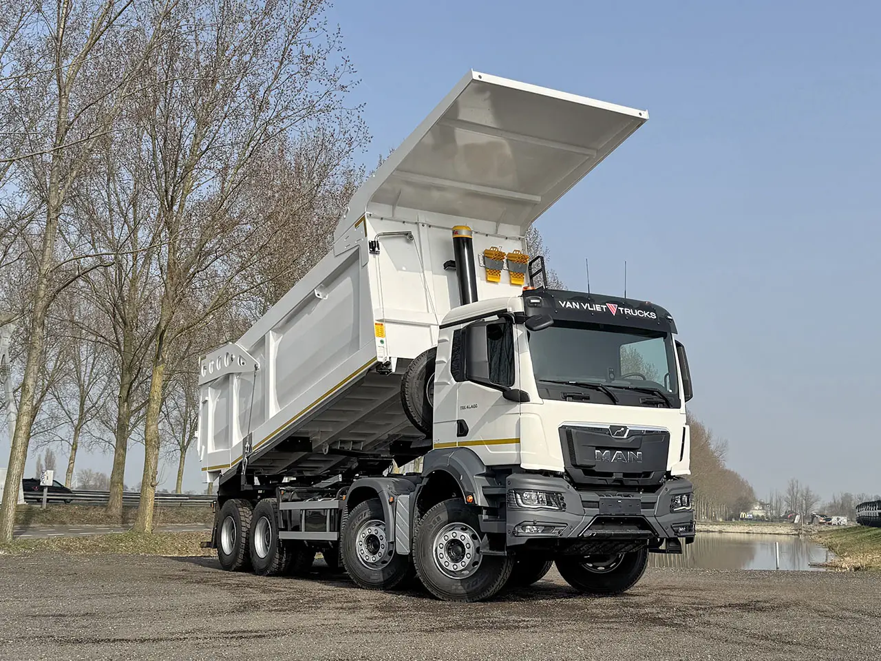 MAN TGS 41.400 BB CH 8x4 Tipper Truck 4