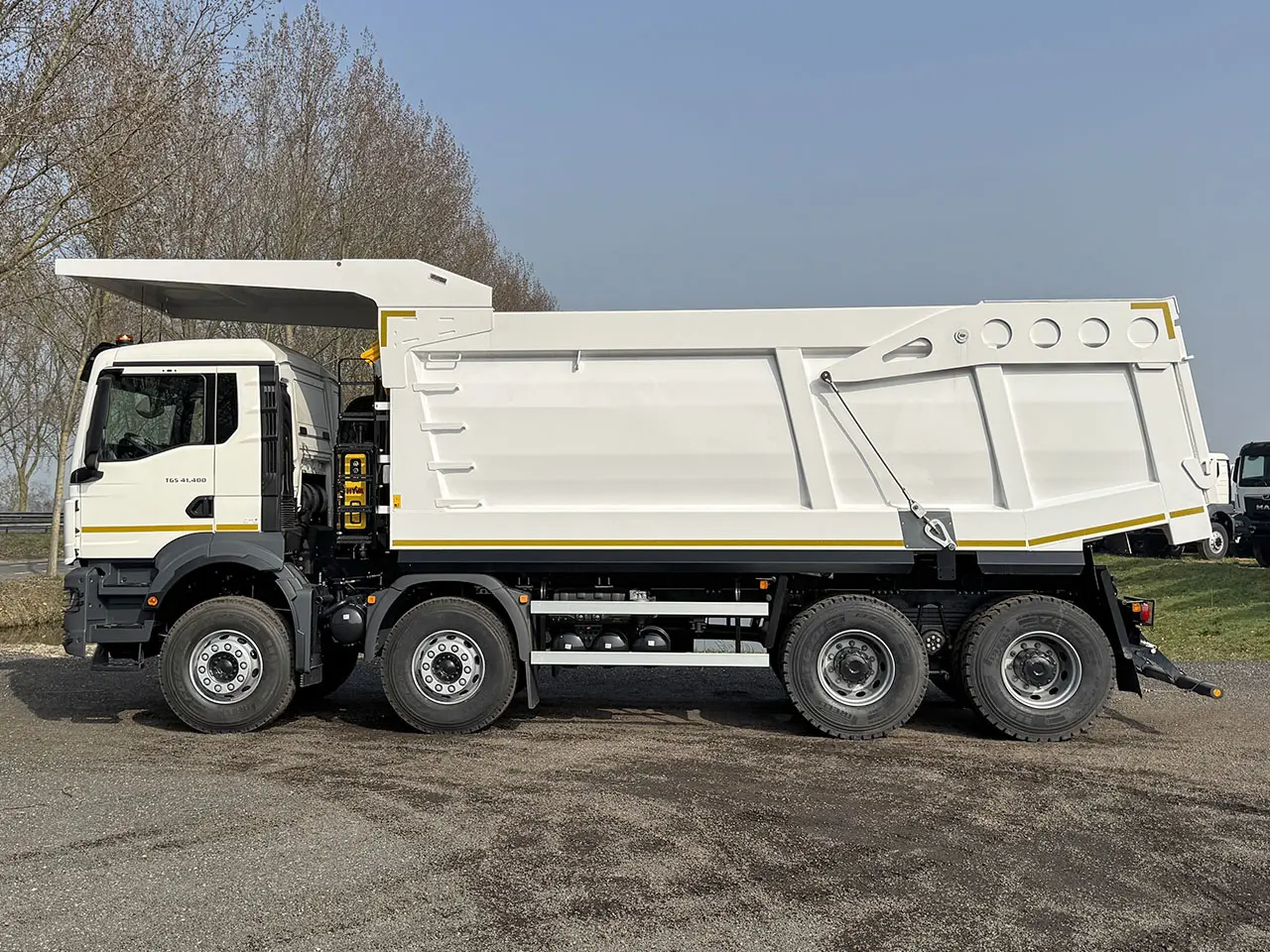 MAN TGS 41.400 BB CH 8x4 Tipper Truck 7