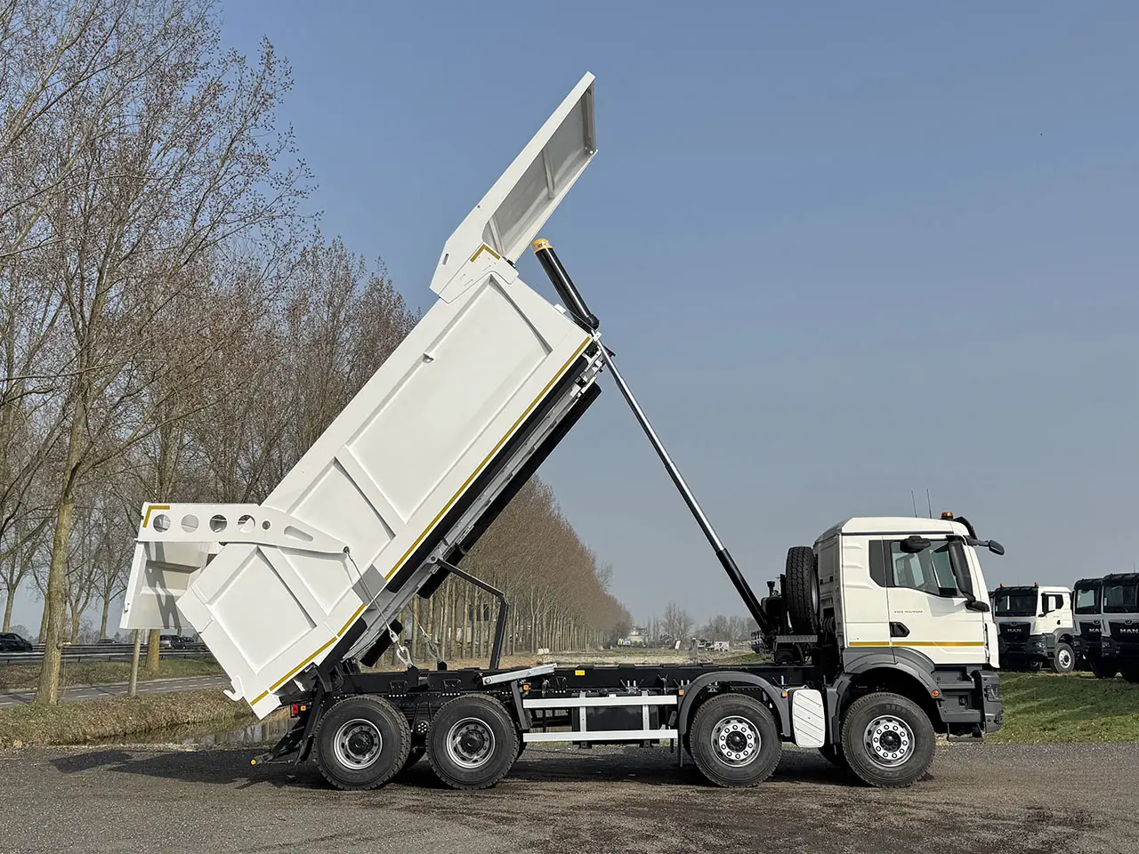 MAN TGS 41.400 BB CH 8x4 Tipper Truck 16