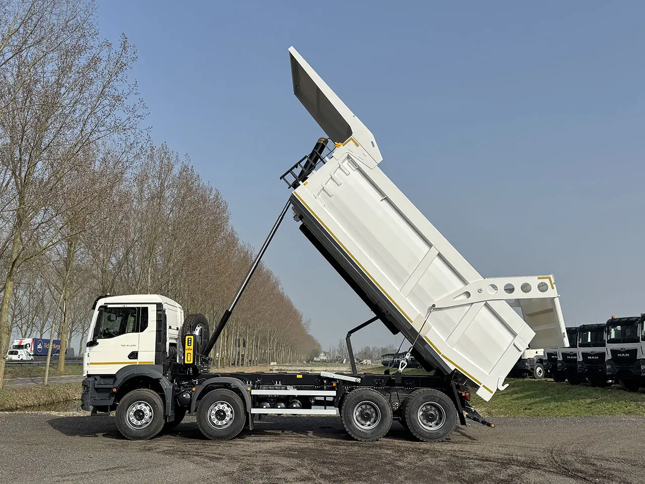 MAN TGS 41.400 BB CH 8x4 Tipper Truck 17