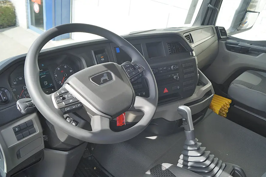 MAN TGS 41.400 BB CH 8x4 Tipper Truck 3