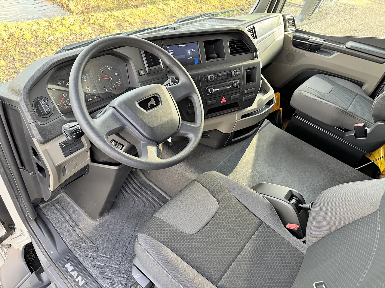 MAN TGS 41.400 BB CH 8x4 Tipper Truck