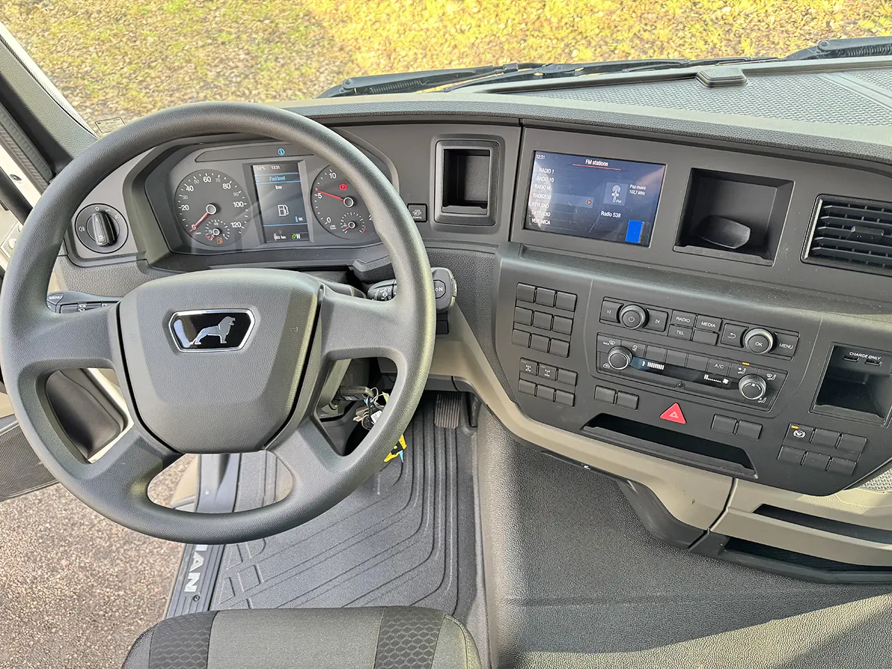 MAN TGS 41.400 BB CH 8x4 Tipper Truck 11