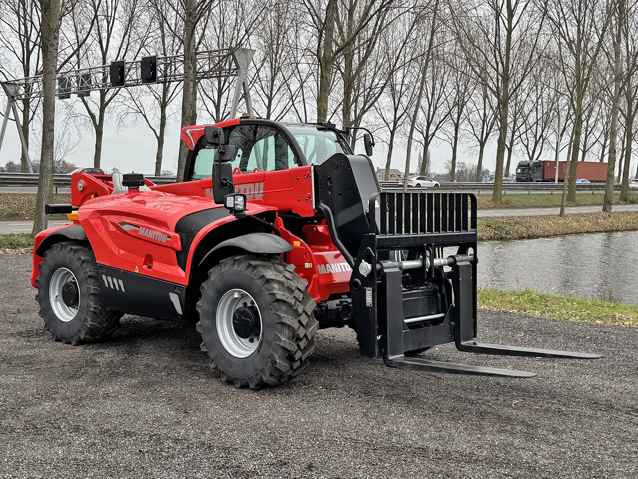 Manitou MHT-X 790 Telehandler 4x4