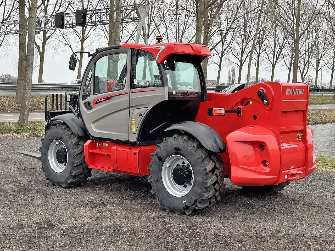 Manitou MHT-X 790 4x4 Telehandler 2