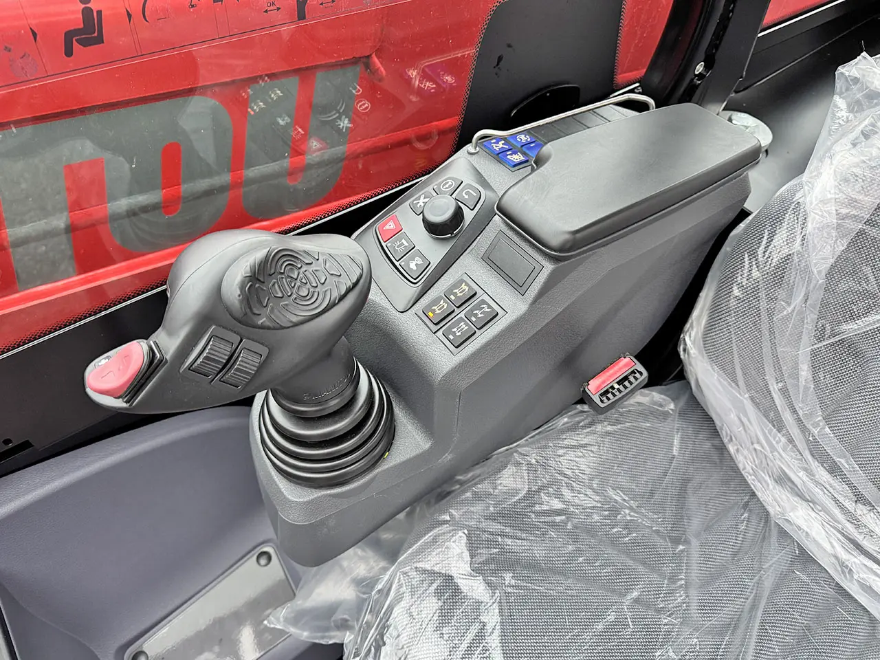 Manitou MHT-X 790 4x4 Telehandler 10