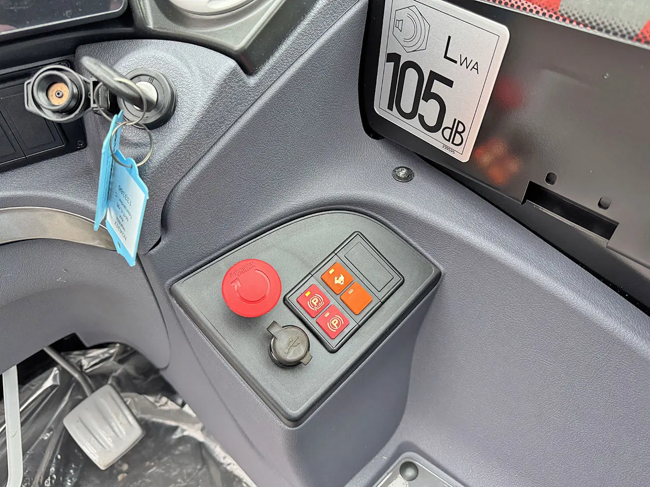 Manitou MHT-X 790 4x4 Telehandler 11