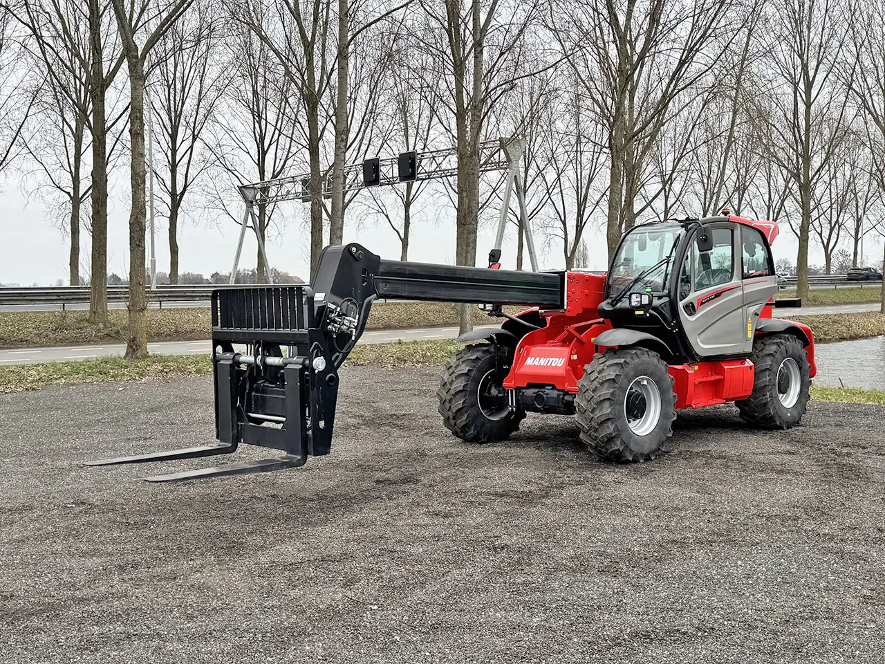 Manitou MHT-X 790 4x4 Telehandler 17