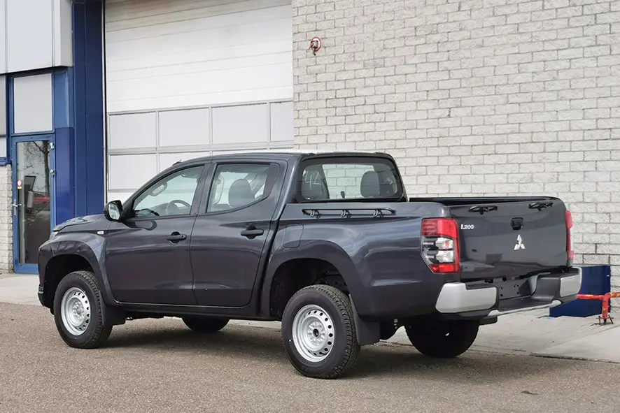 Mitsubishi L200 GL 4x4 Double Cab Pick-up