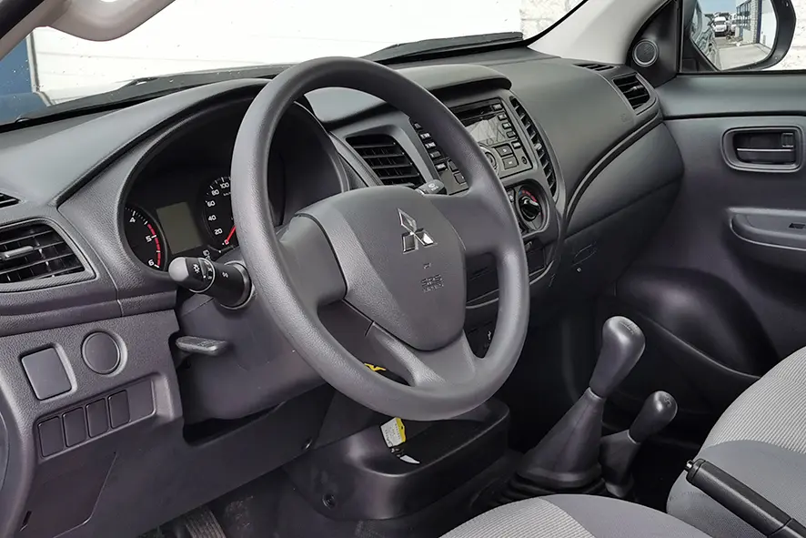 Mitsubishi L200 GL 4x4 Double Cab Pick-up 3