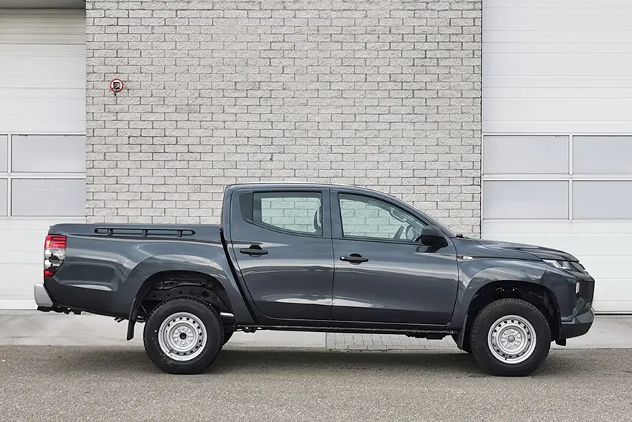 Mitsubishi L200 GL 4x4 Double Cab Pick-up 6