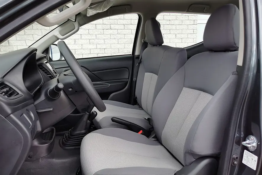 Mitsubishi L200 GL 4x4 Double Cab Pick-up 9