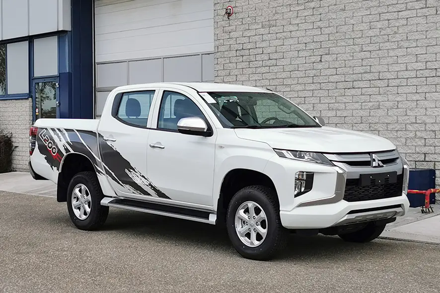 Mitsubishi L200 GLX Double Cab Pick-up 4x4 1