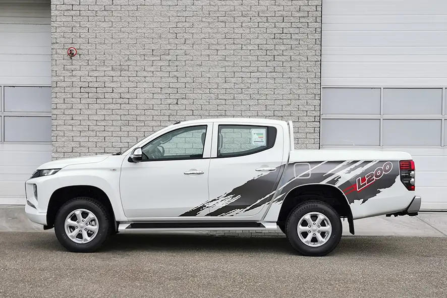 Mitsubishi L200 GLX 4x4 Double Cab Pick-up 4