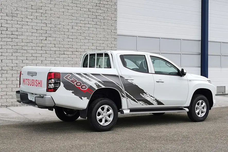 Mitsubishi L200 GLX 4x4 Double Cab Pick-up 5