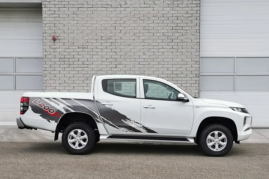 Mitsubishi L200 GLX 4x4 Double Cab Pick-up 6