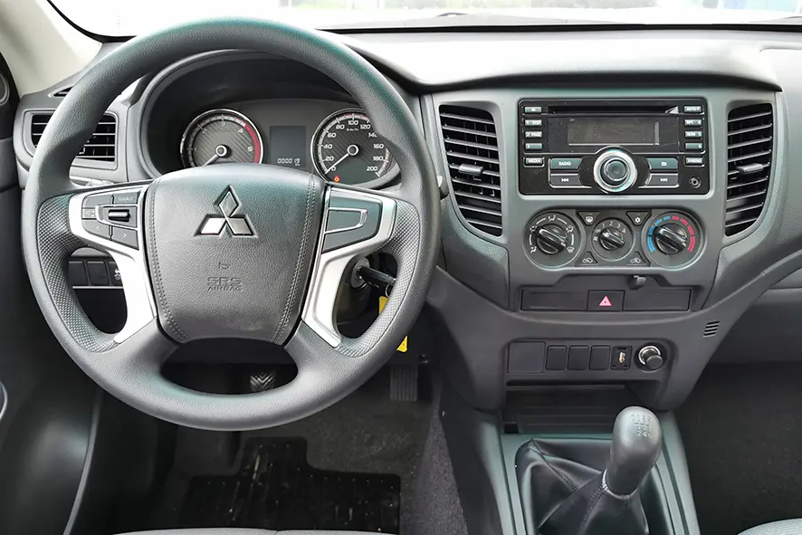 Mitsubishi L200 GLX Double Cab Pick-up 4x4 12