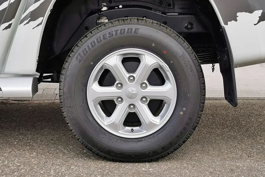 Mitsubishi L200 GLX Double Cab Pick-up 4x4 13