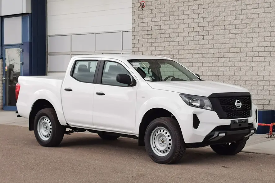 Nissan Navara XE 2.5D Pick-up cabine double 4x4