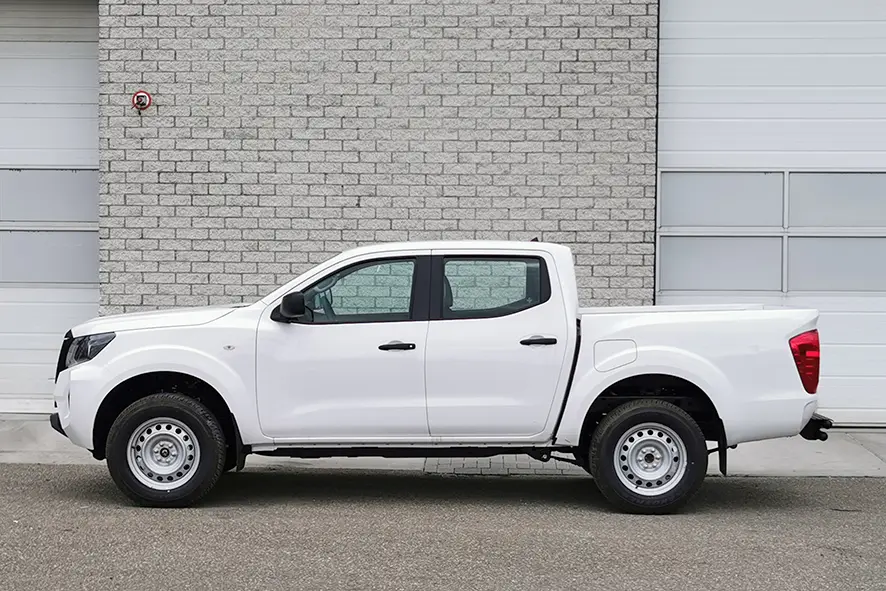 Nissan Navara XE 2.5D 4x4 Double Cab Pick-up 4