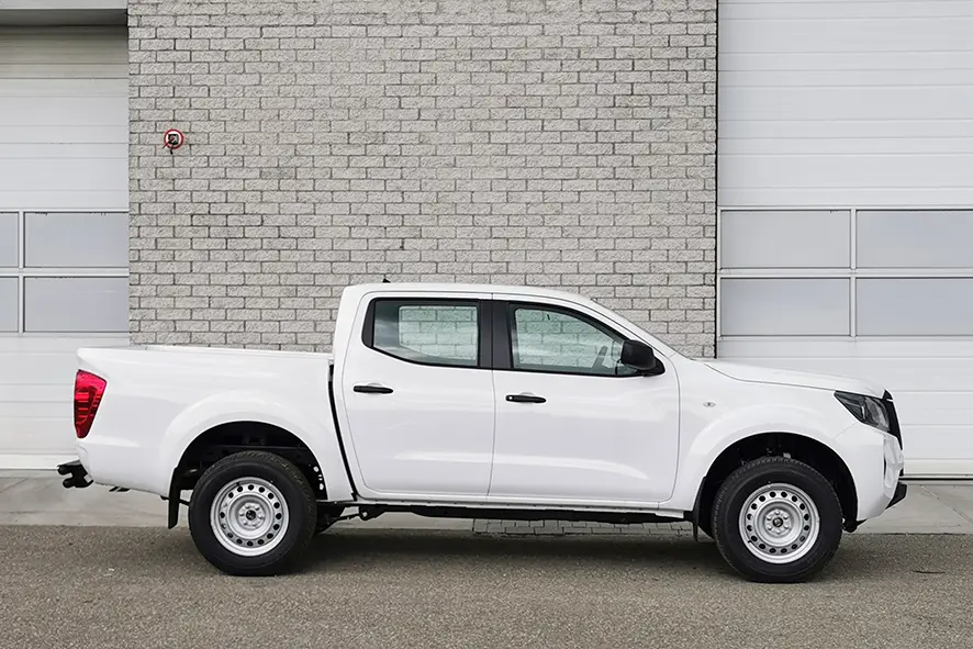 Nissan Navara XE 2.5D 4x4 Double Cab Pick-up 6