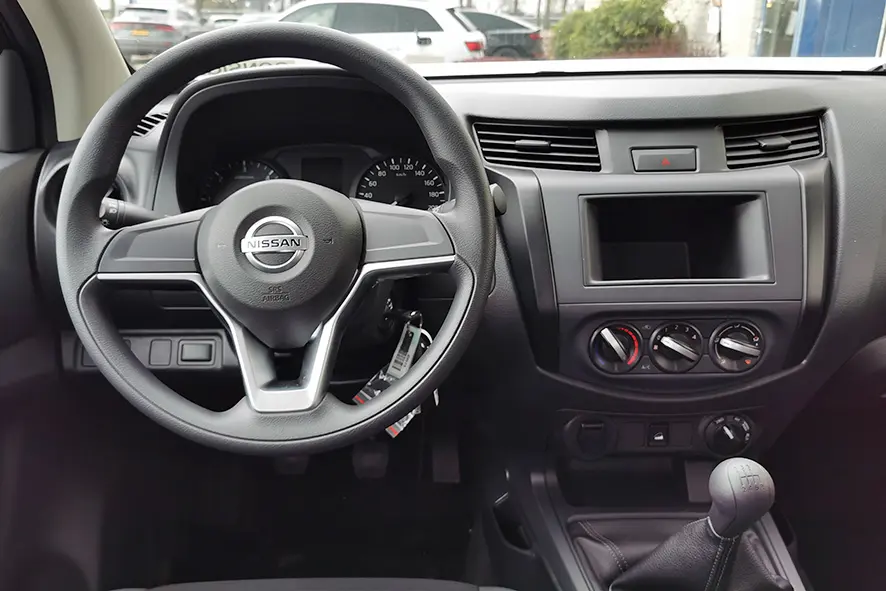 Nissan Navara XE 2.5D 4x4 Double Cab Pick-up 8