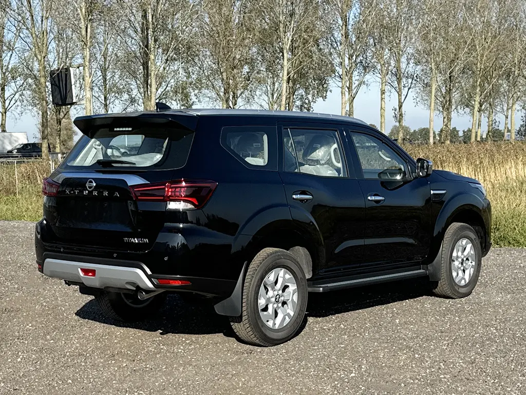 Nissan X-Terra 4x4 Sports Utility Vehicle (SUV) 5