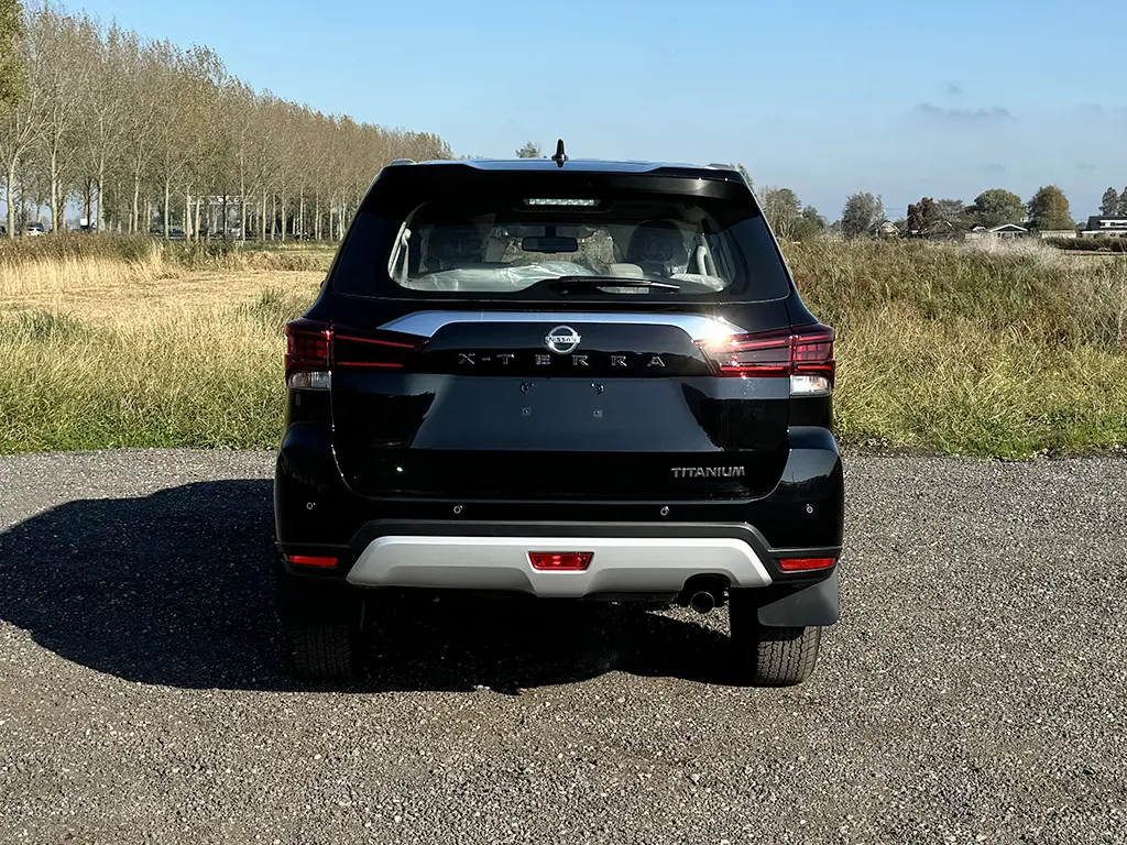 Nissan X-Terra 4x4 Sports Utility Vehicle (SUV) 15