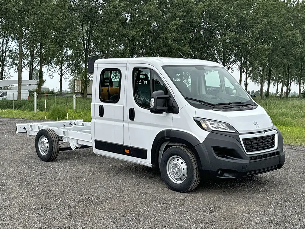 Peugeot Boxer L3H2 Crew 4x2 Chassis Cabin