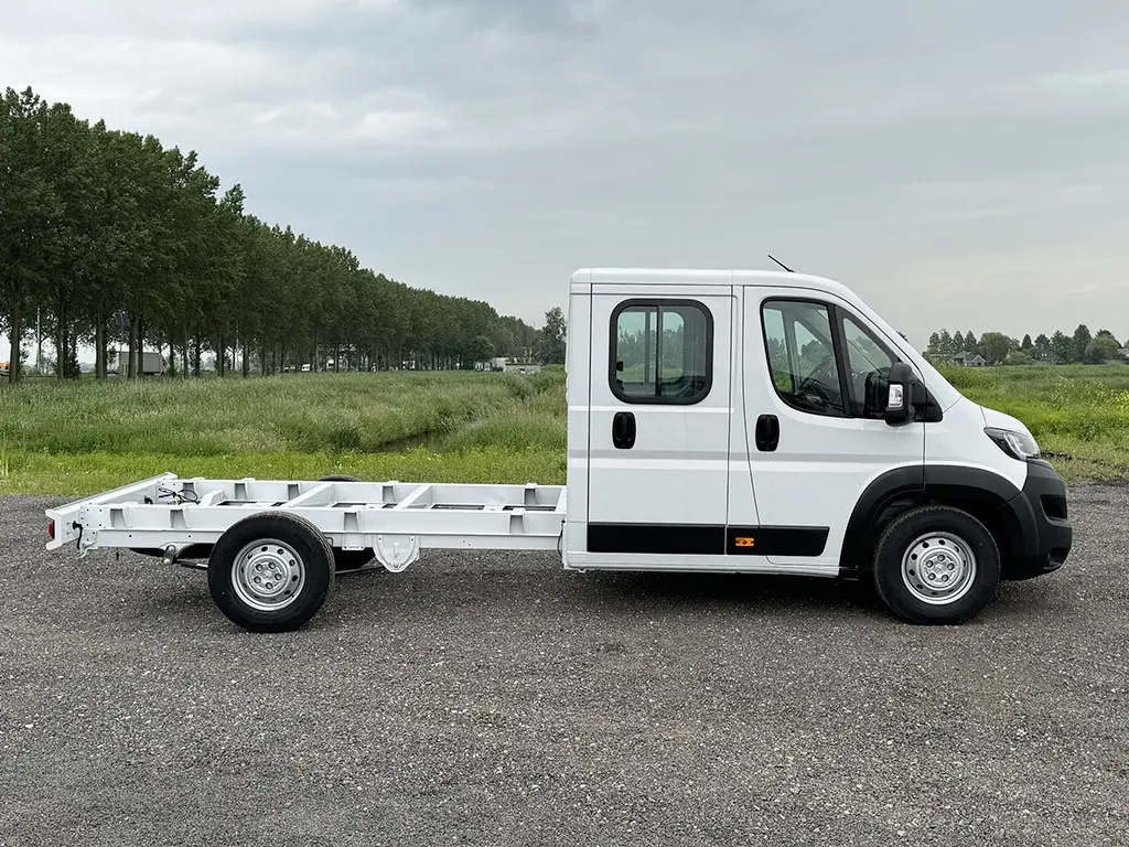 Peugeot Boxer L3H2 Crew 4x2 Chassis Cabin 6