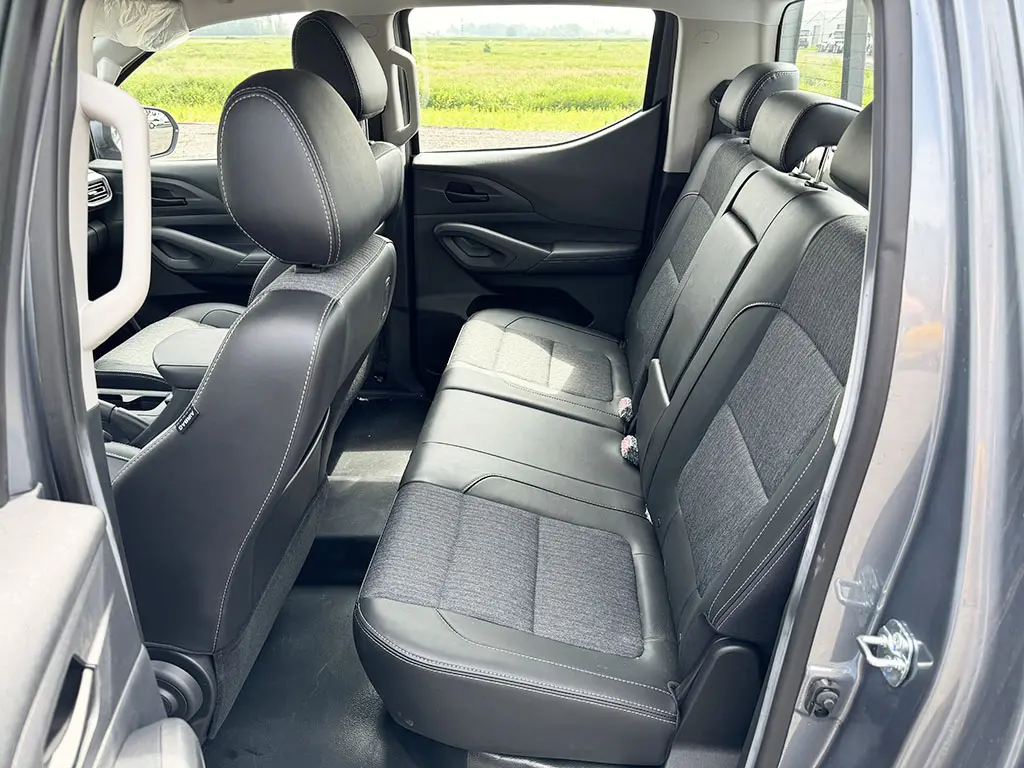 Peugeot Landtrek DC Double Cab Pick-up 4x4 11
