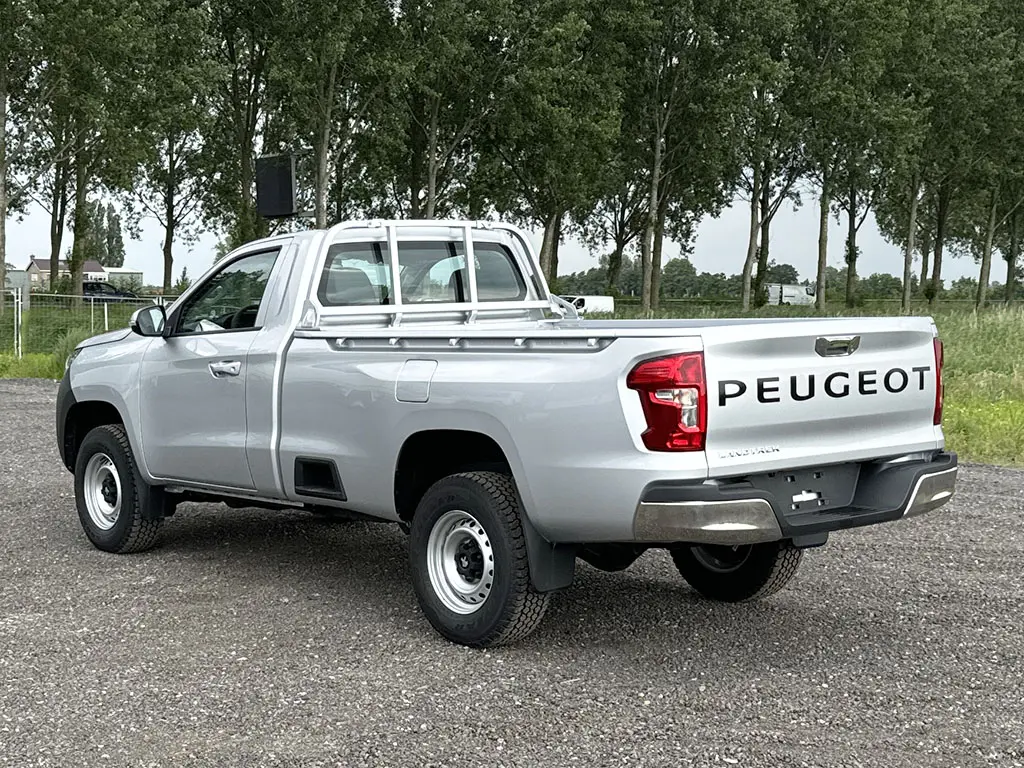 Peugeot Landtrek SC Single Cab Pick-up 4x2 2