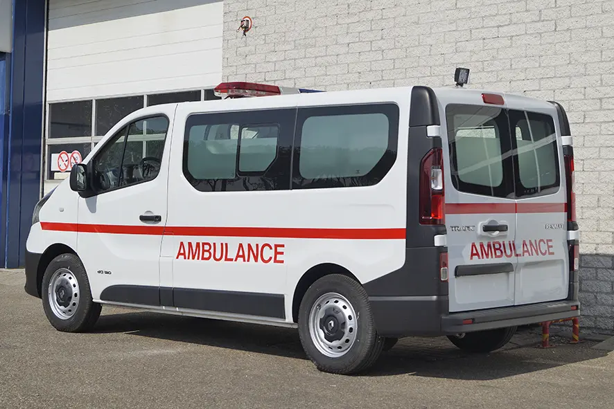 Renault Trafic dCi 120 L1H1 Ambulance Van 4x2 2
