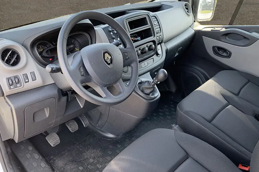 Renault Trafic dCi 120 L1H1 Ambulance Van 4x2 3