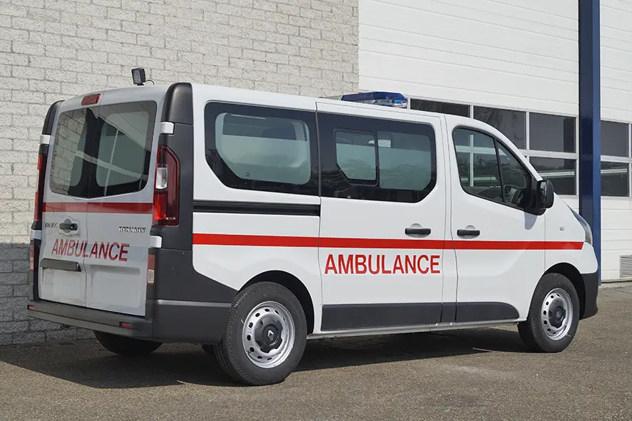 Renault Trafic dCi 120 L1H1 Ambulance Van 4x2 6