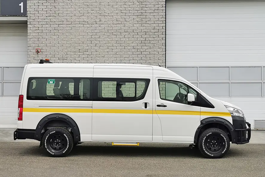 Toyota Hiace GL High Roof Mini bus 4x4 7