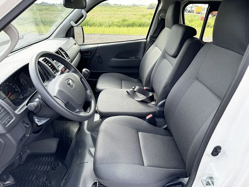 Toyota Hiace Standard 4x2 Mini Bus 9