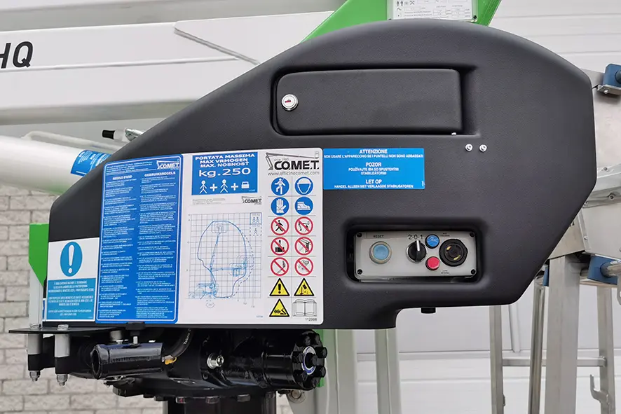 Toyota Hilux 2.4 DLX 4x4 Aerial Platform 12