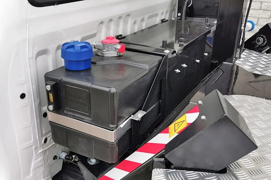 Toyota Hilux 2.4 DLX 4x4 Aerial Platform 13