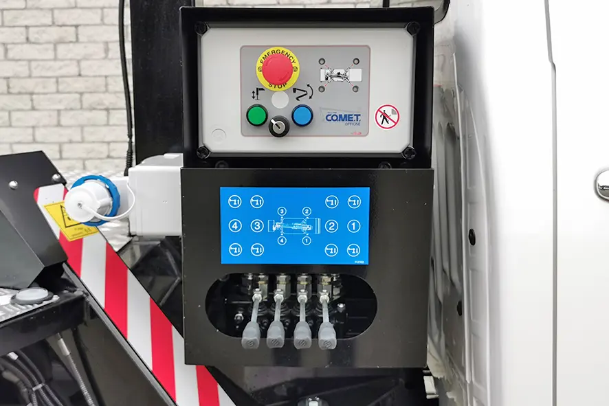 Toyota Hilux 2.4 DLX 4x4 Aerial Platform 14