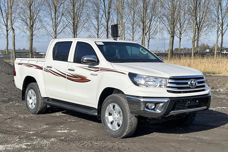 Toyota Hilux 2.4 GL 4x4 Armored 1