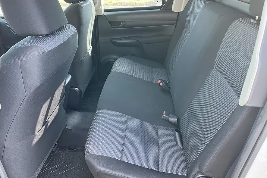 Toyota Hilux 2.4 GL 4x4 Armored 9