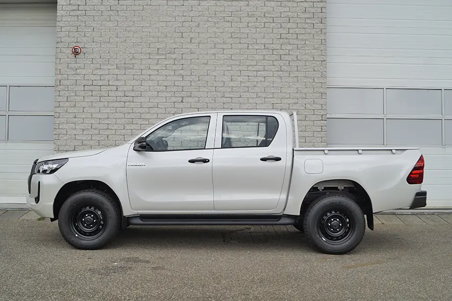 Toyota Hilux 2.4 GL 4x4 Double Cab Pick-up 4