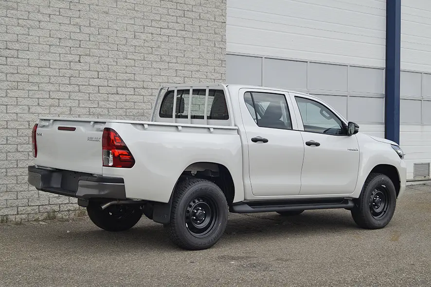 Toyota Hilux 2.4 GL 4x4 Double Cab Pick-up 5