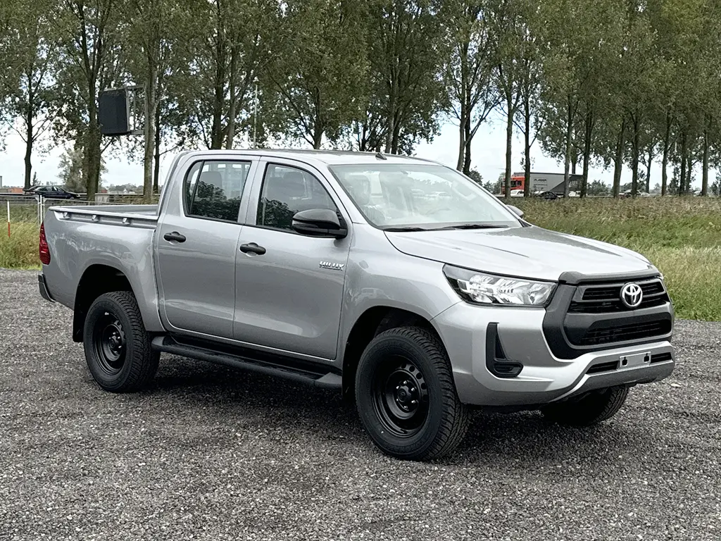 Toyota Hilux 2.4 GL 4x4 Double Cab Pick-up 1