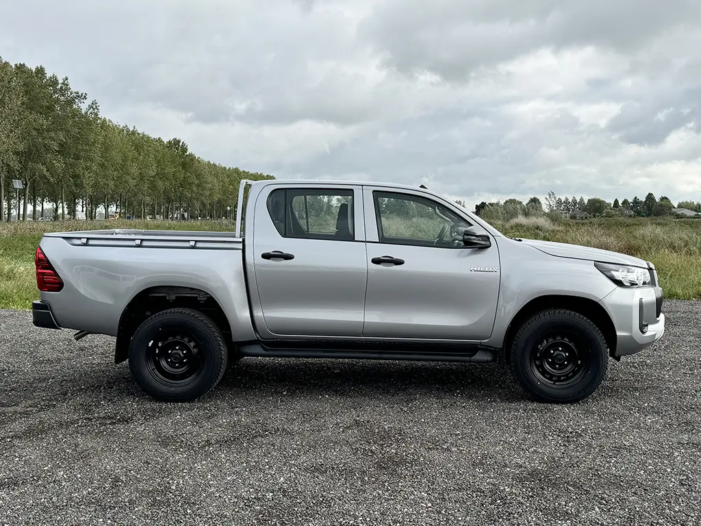 Toyota Hilux 2.4 GL Double Cab Pick-up 4x4 6