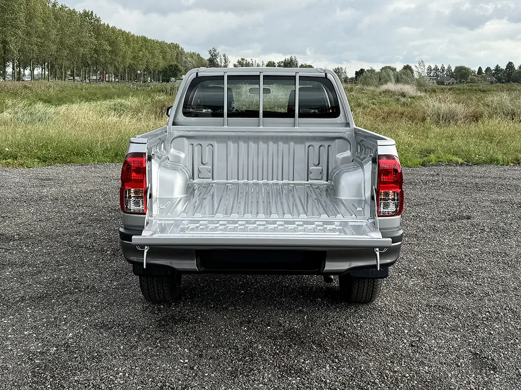 Toyota Hilux 2.4 GL Double Cab Pick-up 4x4 11