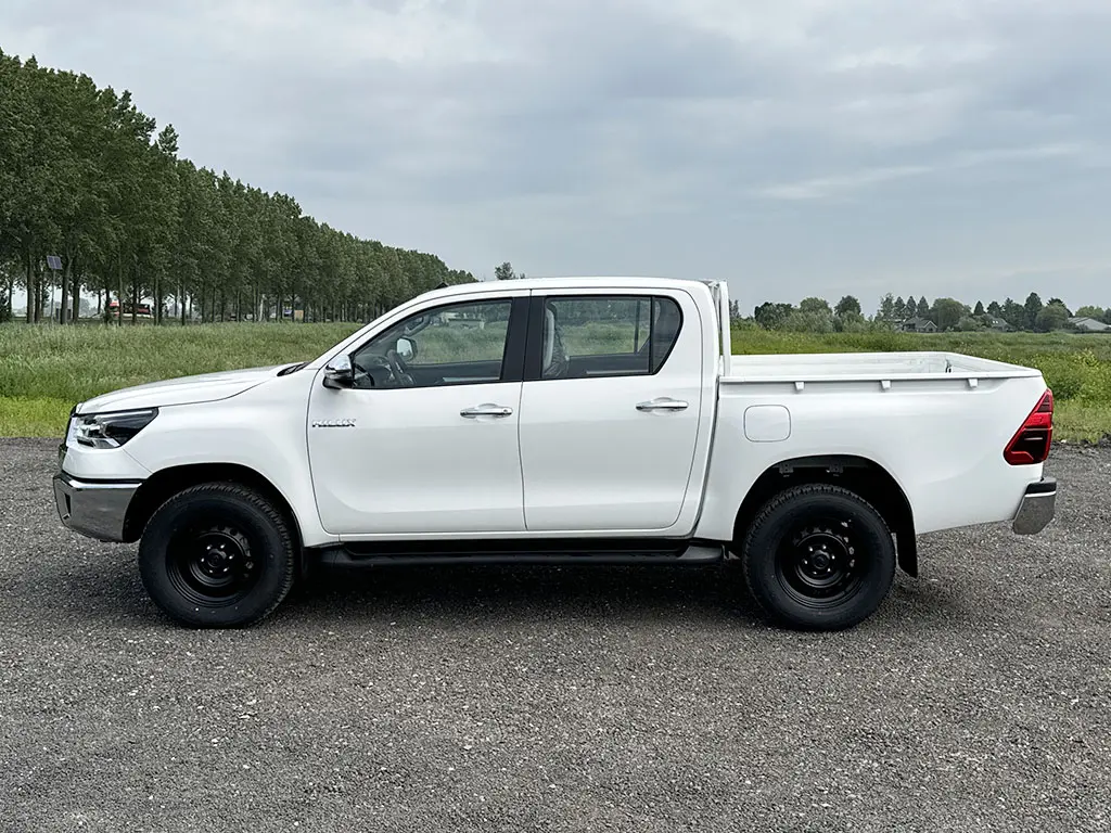 Toyota HiLux 2.4 GLX 4x4 Double Cab Pick-up 4