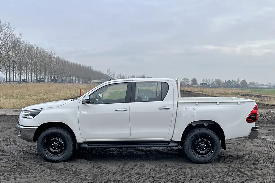 Toyota Hilux GLX T.DSL 4x4 Double Cab Pick-up 4