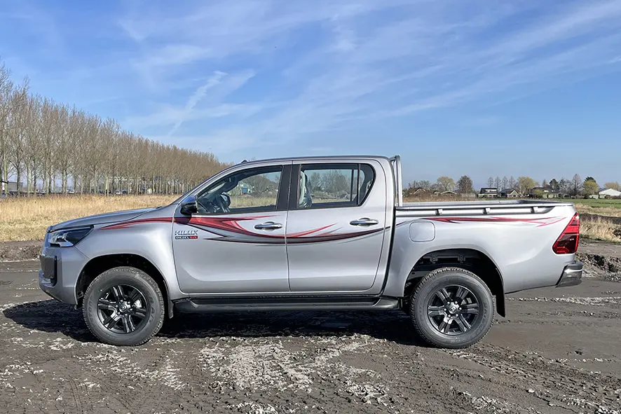 Toyota Hilux GLX T.DSL 4x4 Double Cab Pick-up 4